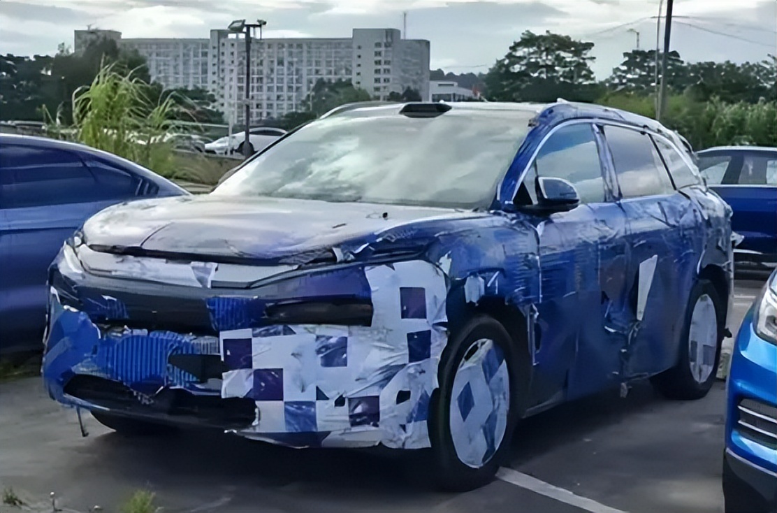 BYD Tang L Exterior