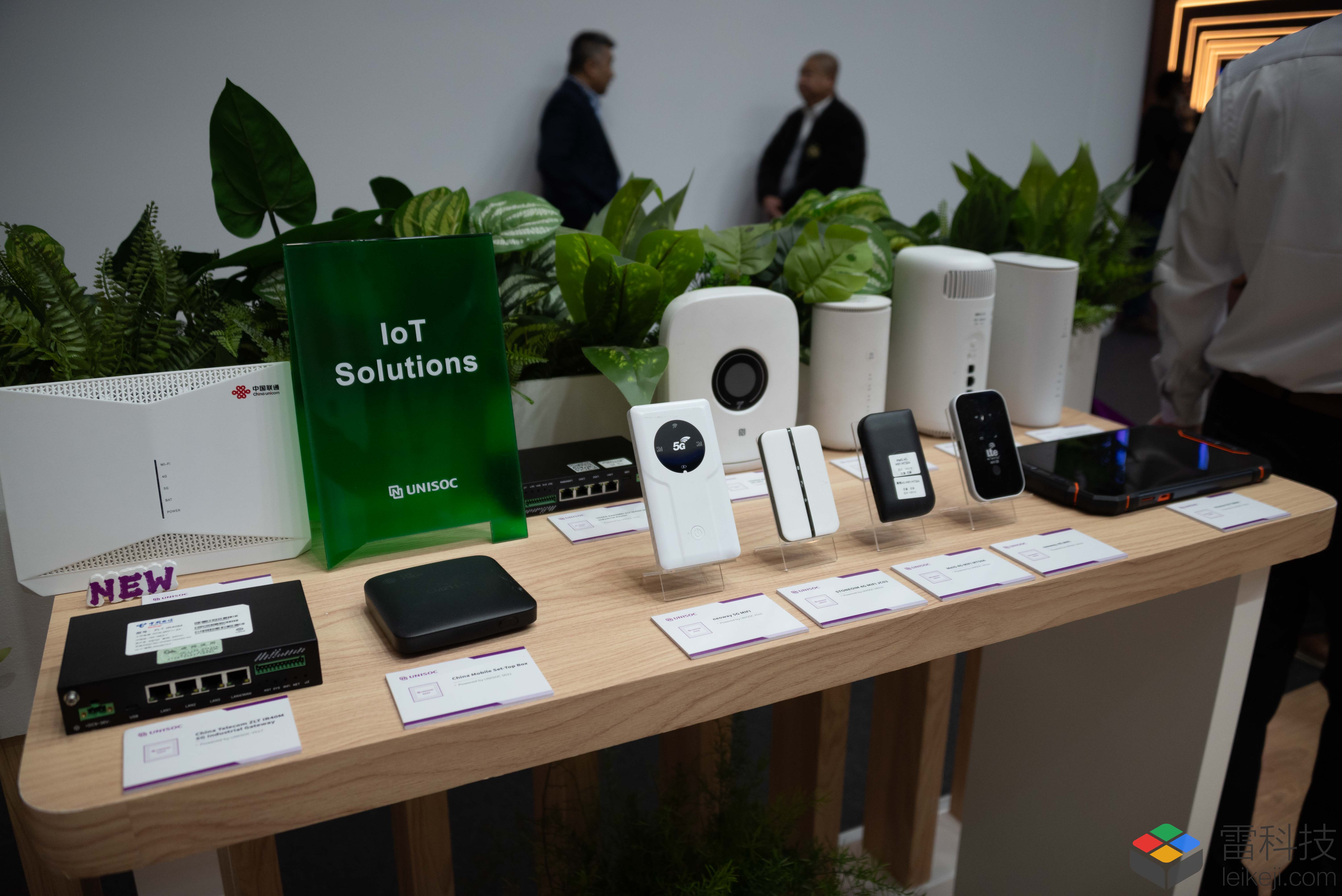 Edge Cloud in Future Devices