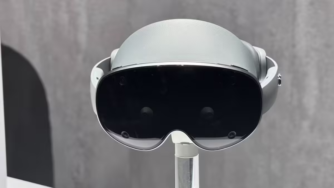Competitors in VR Space
